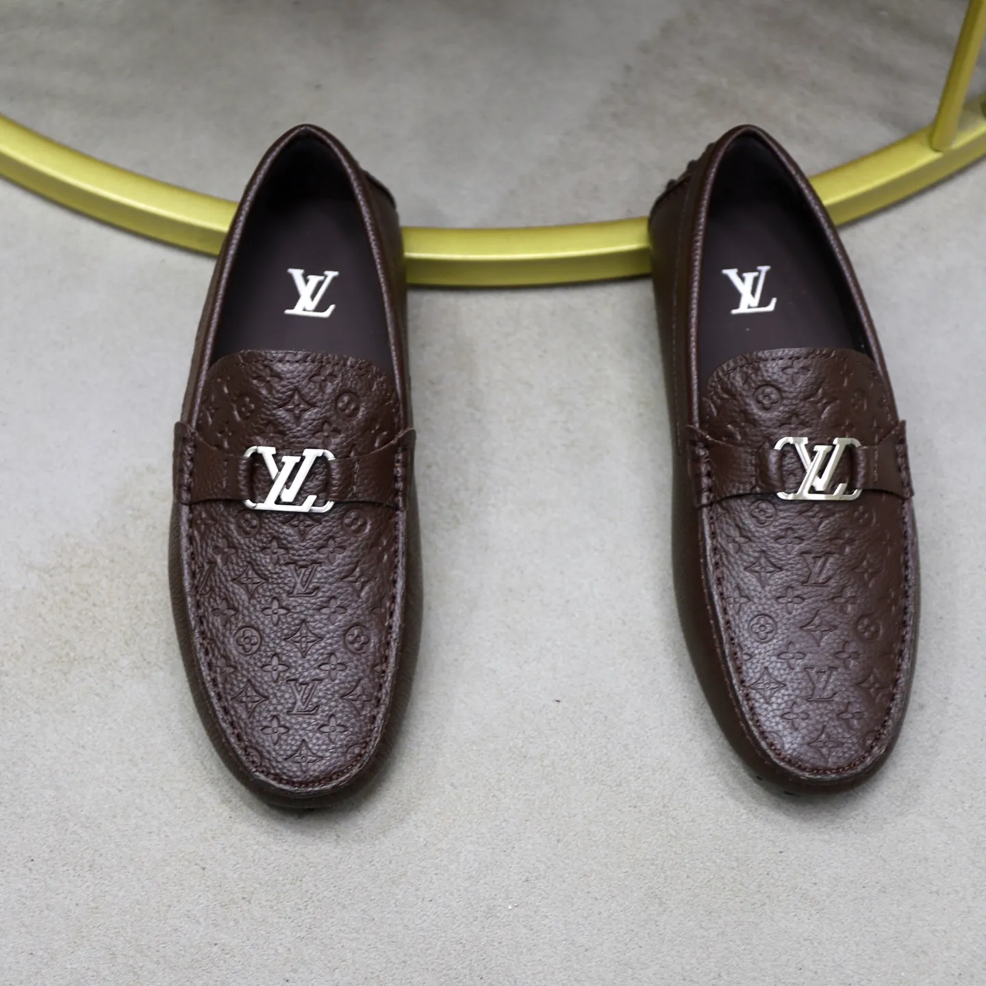 Ex-factory price: 480💰【LV】Louis Vuitton ⚠️High-end men’s driving and pedal series ⚠️38-44 (customized for 45) ⚠️All original cowhide leather! Thick and soft! Made entirely of calfskin lining! The latest non-slip beanie sole! Three-dimensional package technology! Fashionable and classic! Handicrafts! Original high quality! Feel free to compare!